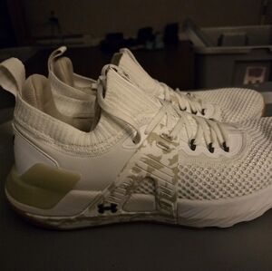 Under Armour White and Cream Athletic Shoes Barely Worn